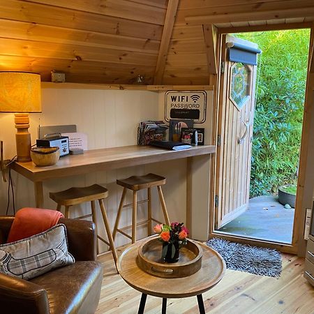 ホテル Woodmans Huts Haverthwaite エクステリア 写真