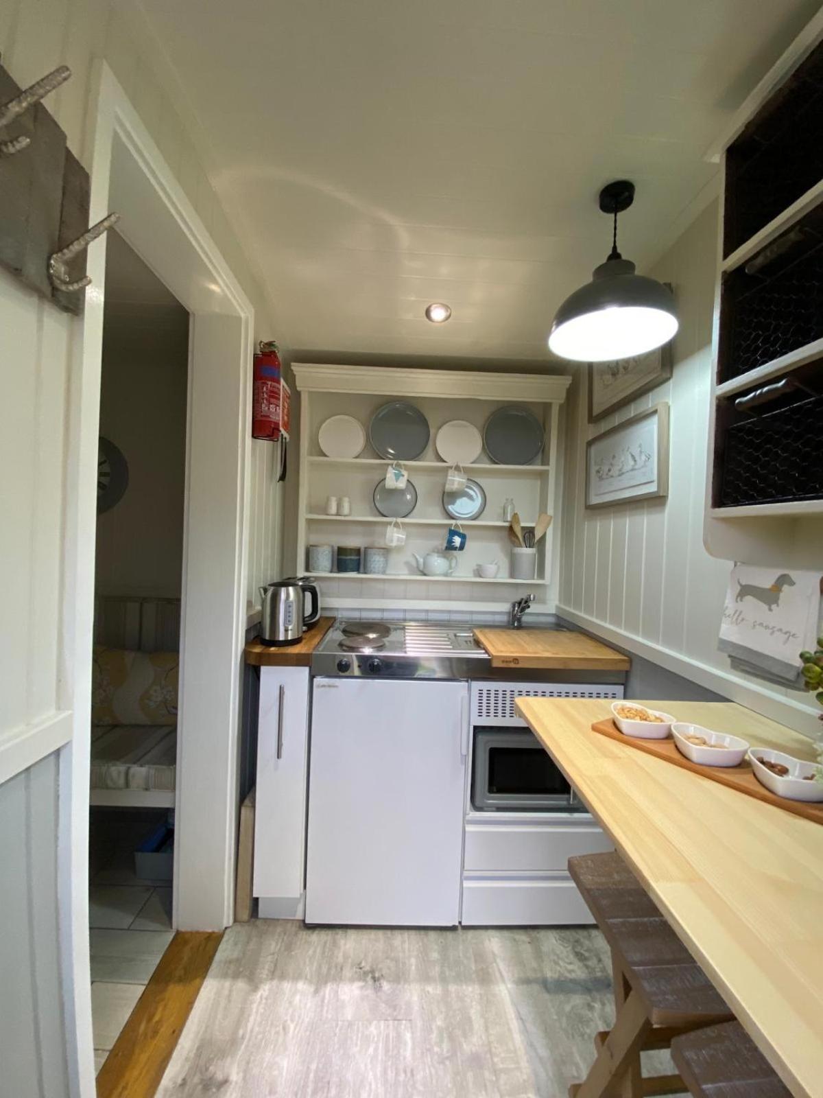 ホテル Woodmans Huts Haverthwaite エクステリア 写真