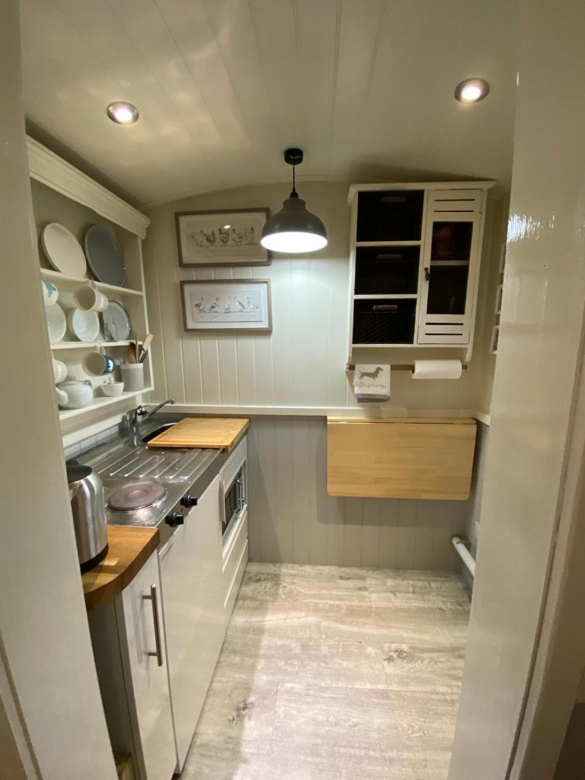 ホテル Woodmans Huts Haverthwaite エクステリア 写真