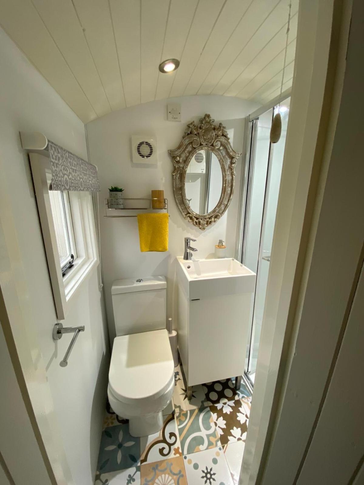 ホテル Woodmans Huts Haverthwaite エクステリア 写真