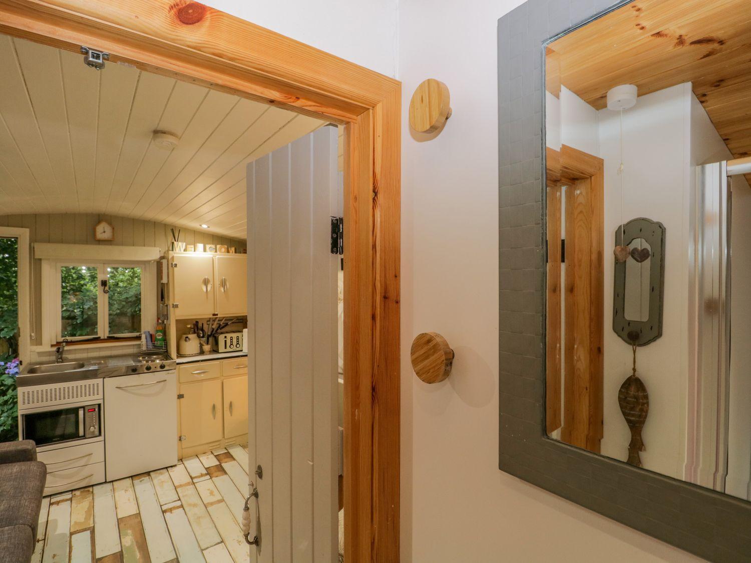 ホテル Woodmans Huts Haverthwaite エクステリア 写真