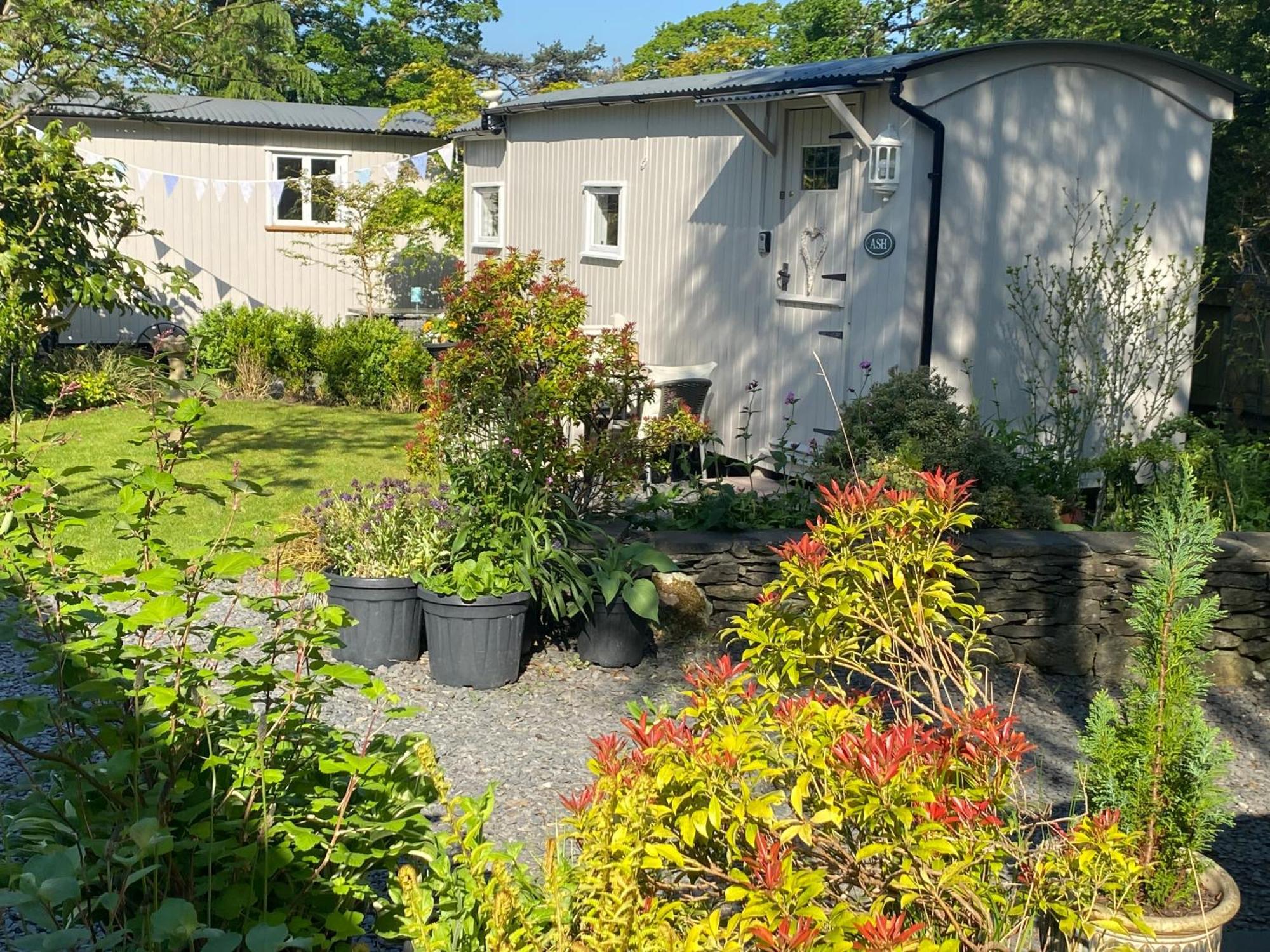ホテル Woodmans Huts Haverthwaite エクステリア 写真